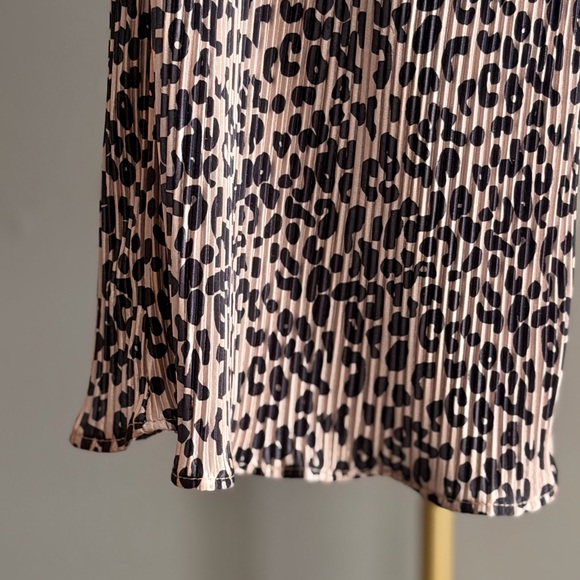 NWT ANNIEWEAR Leopard Animal Print Plissé Wide-Leg Pants Statement Size M - Picture 3 of 8